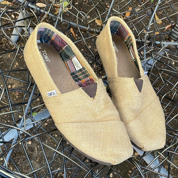 Pre-owned Toms - Picture 1 of 4